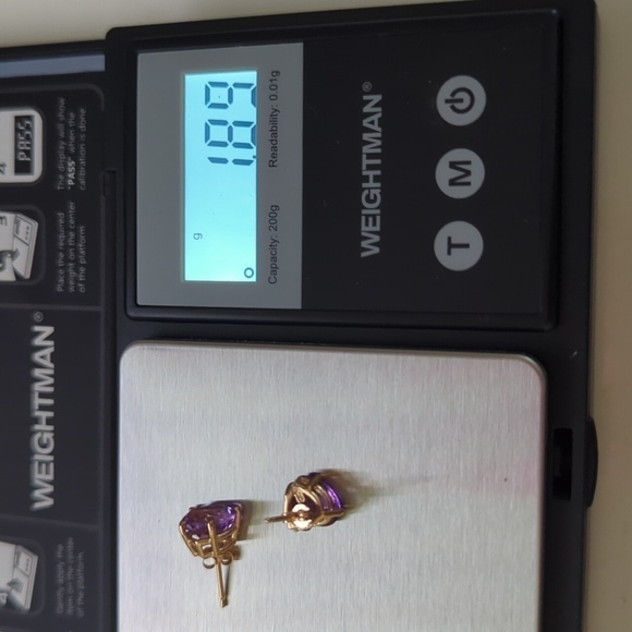 14k Solid Gold 8x8mm Heart Shaped Amethyst Stud Earrings - Picture 17 of 17